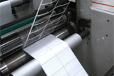 Вырубка этикеток из полимерных материалов для термотрансферной печати