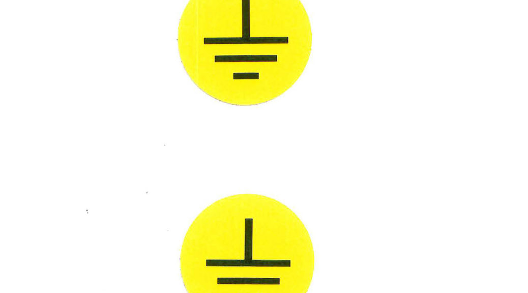 Знаки безопасности D16 мм со знаком заземления